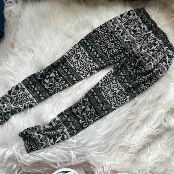 Cozy winter pattern leggings, size S - Picture 1 of 4